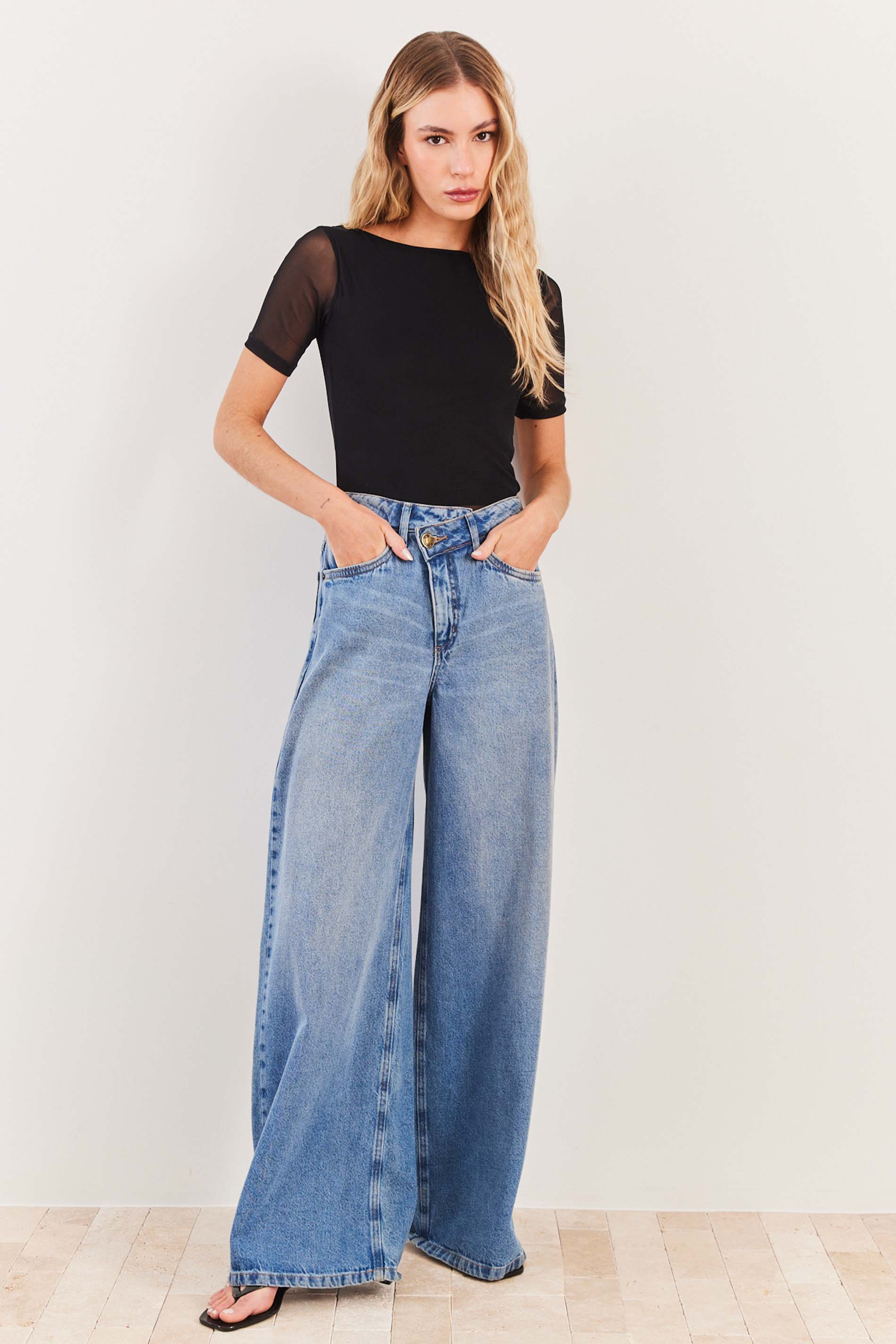 Blusa Manga Curta em Tule Spring Flow - Sofie