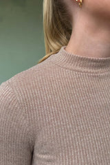 Blusa Manga Longa em Tricot Lurex com Gola Baixa