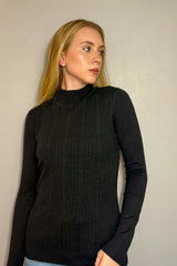 Suéter Feminino Tricot com Gola Alta - Sofie
