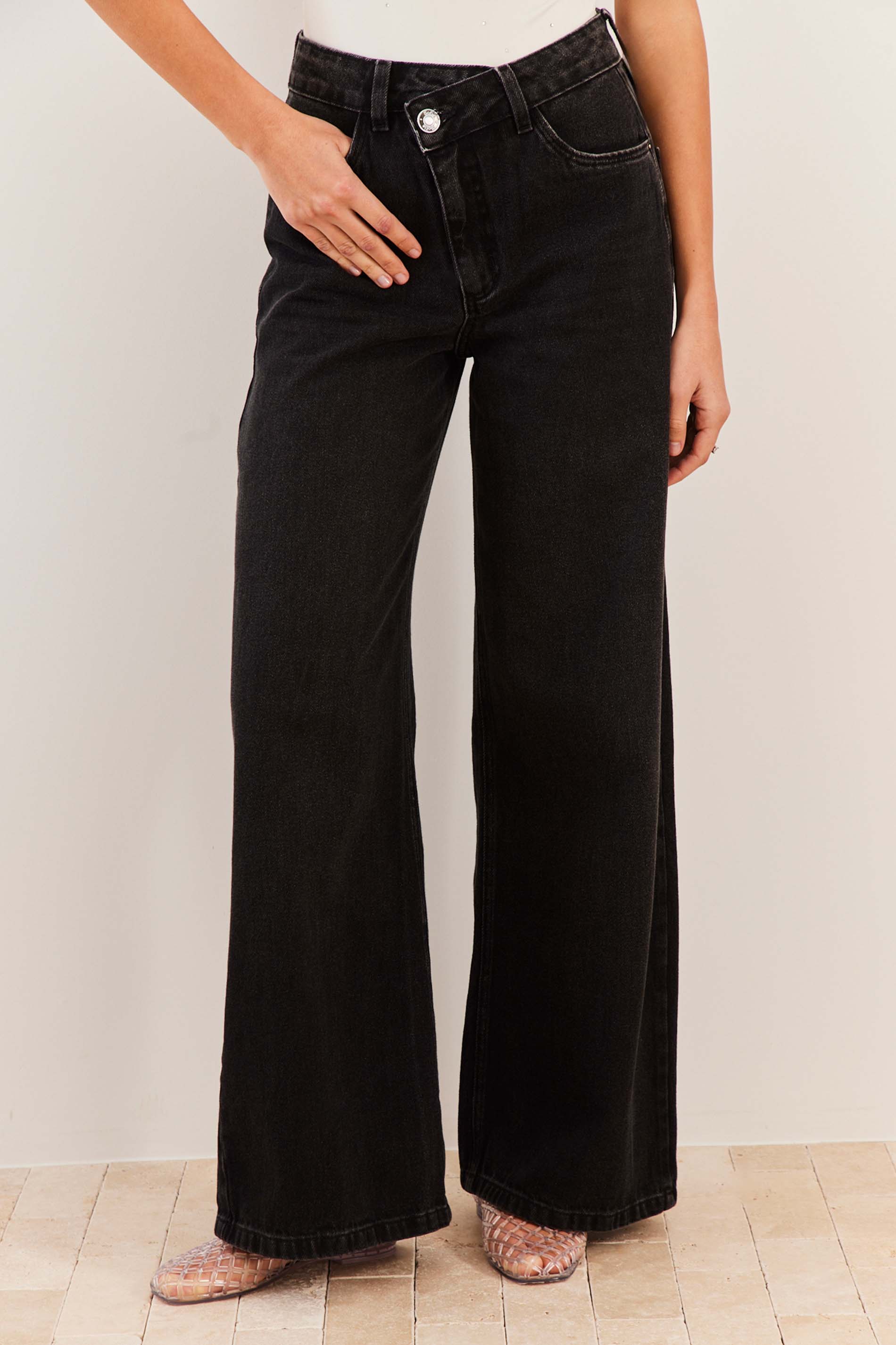Calça Jeans Baggy Braguilha Deslocada Fluid Bloom - Sofie